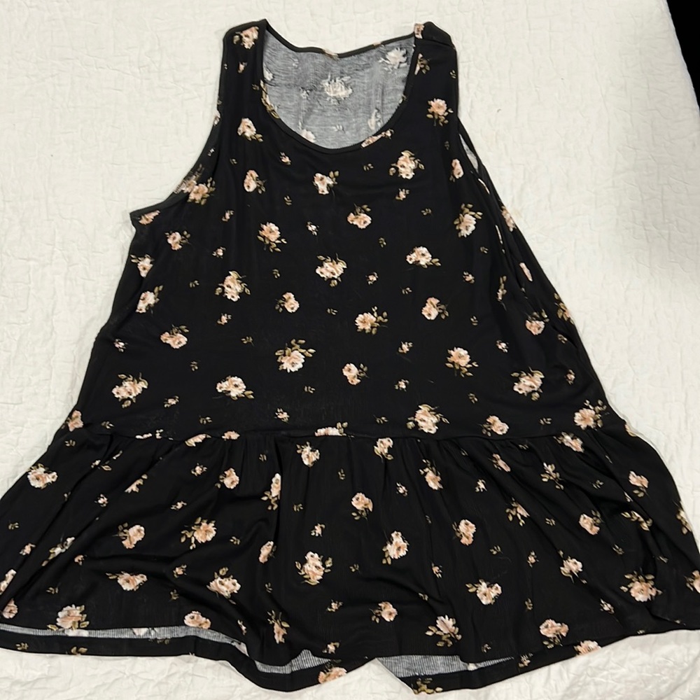 1X Latched Mama Ribbed Nursing Tank.